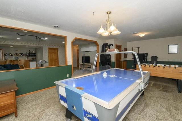 2605 Campfire CROSSING, Waukesha, WI 53189