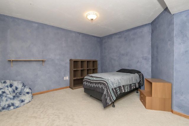 2605 Campfire CROSSING, Waukesha, WI 53189