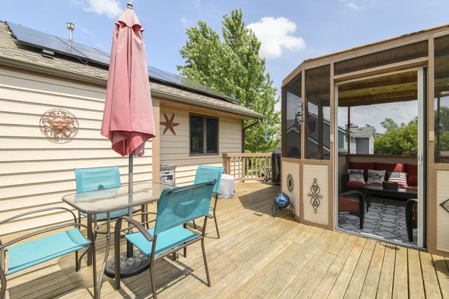 2605 Campfire CROSSING, Waukesha, WI 53189