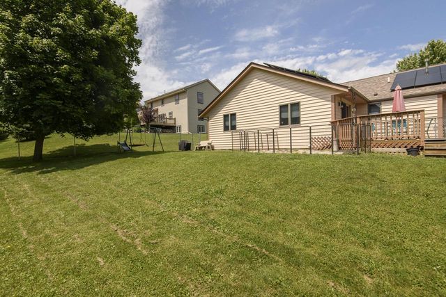 2605 Campfire CROSSING, Waukesha, WI 53189