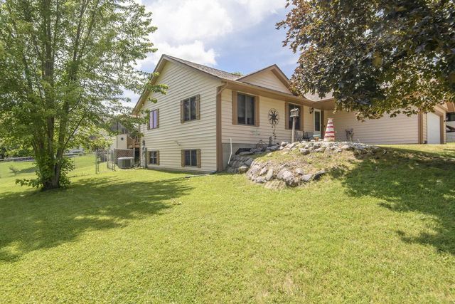 2605 Campfire CROSSING, Waukesha, WI 53189