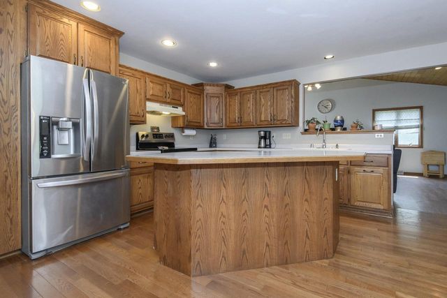 2605 Campfire CROSSING, Waukesha, WI 53189