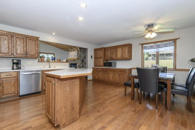 2605 Campfire CROSSING, Waukesha, WI 53189