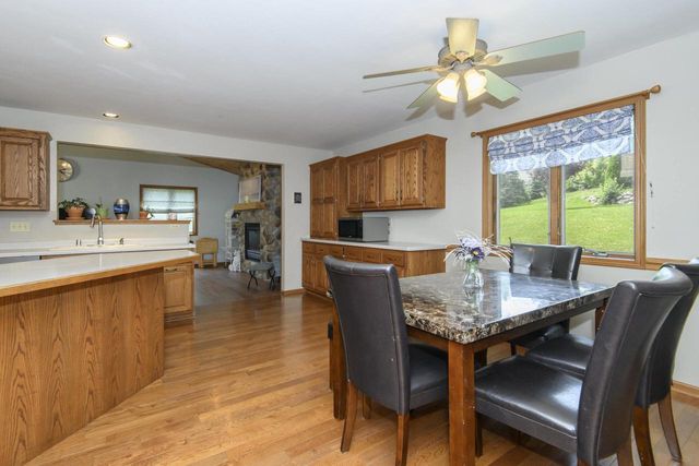2605 Campfire CROSSING, Waukesha, WI 53189