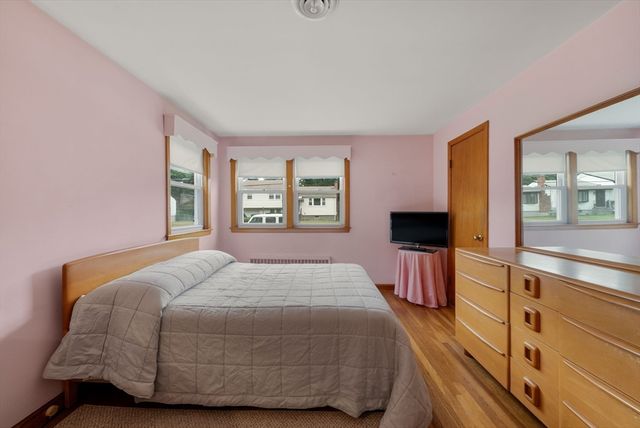 16 Davis Rd, Stoughton, MA 02072