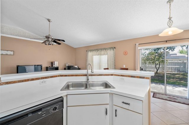 1 MIRAMAR WAY, Kissimmee, FL 34758