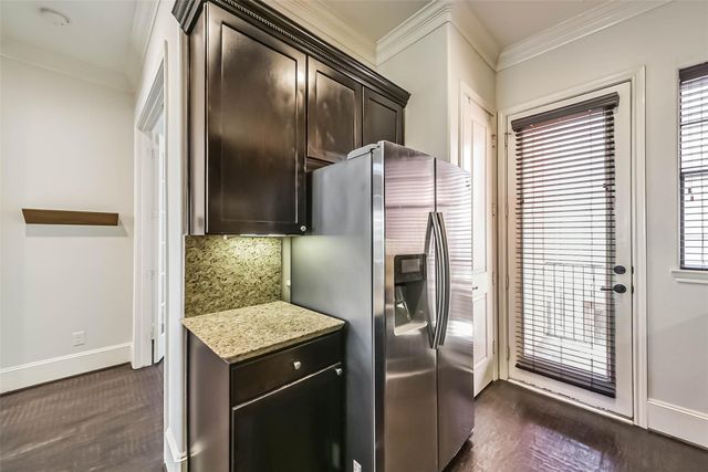 1049 W 22nd Street C, Houston, TX 77008