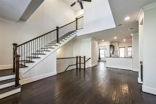 1049 W 22nd Street C, Houston, TX 77008