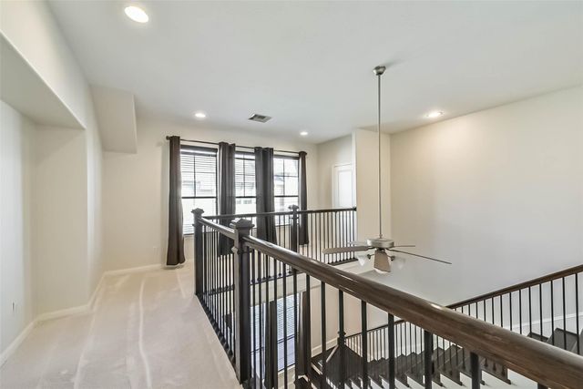 1049 W 22nd Street C, Houston, TX 77008