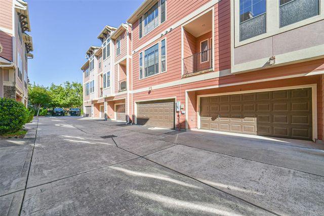 1049 W 22nd Street C, Houston, TX 77008