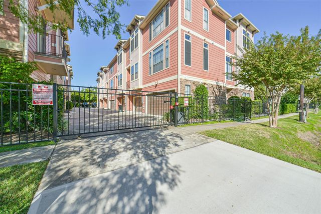 1049 W 22nd Street C, Houston, TX 77008