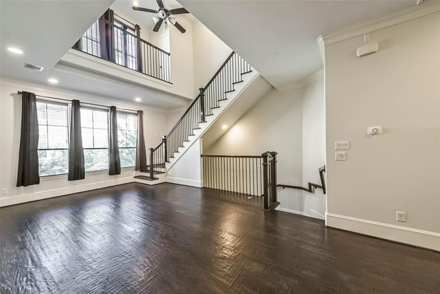 1049 W 22nd Street C, Houston, TX 77008