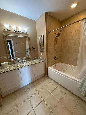 19501 W Country Club Drive TS-03, Aventura, FL 33180