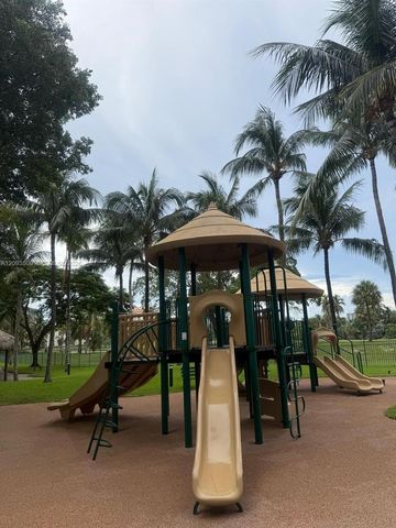 19501 W Country Club Drive TS-03, Aventura, FL 33180
