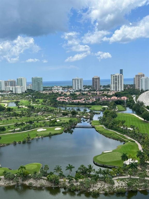 19501 W Country Club Drive TS-03, Aventura, FL 33180