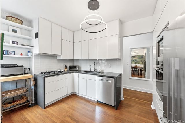 35 Parkview Avenue 5A, Bronxville, NY 10708