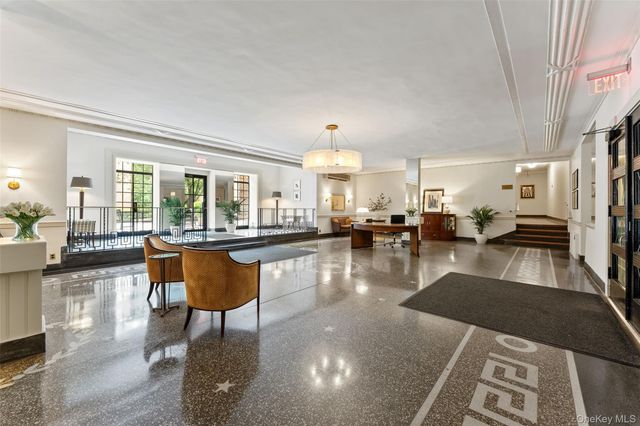 35 Parkview Avenue 5A, Bronxville, NY 10708