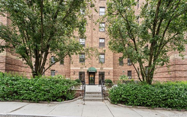 35 Parkview Avenue 5A, Bronxville, NY 10708