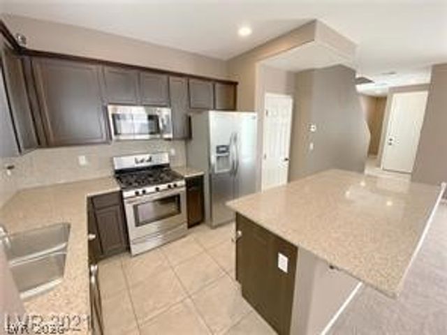 8516 Stuckey Avenue, Las Vegas, NV 89143