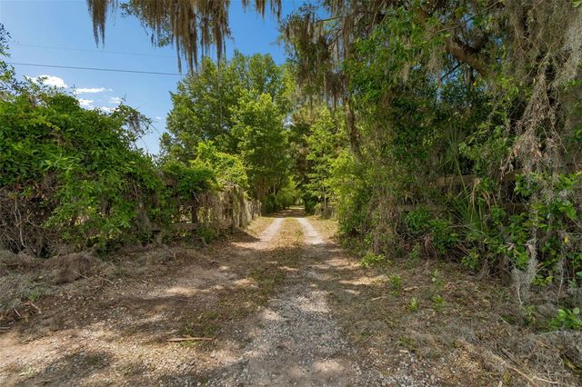 17879 PARRISH GROVE ROAD, Dade City, FL 33523