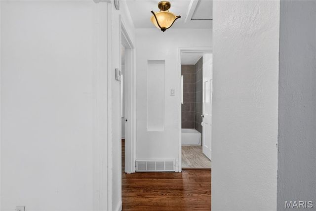 5630 Gatesworth Avenue, Jennings, MO 63136
