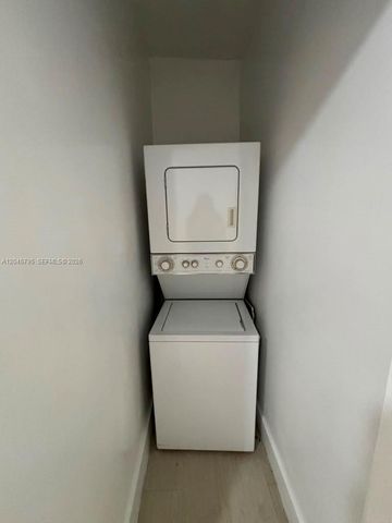 1051 NW 2nd Street 15, Miami, FL 33128