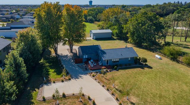 8580 Ashworth Road, West Des Moines, IA 50266