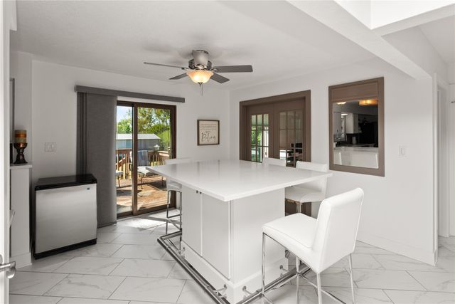 8580 Ashworth Road, West Des Moines, IA 50266