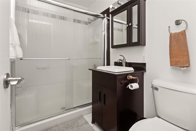 8580 Ashworth Road, West Des Moines, IA 50266