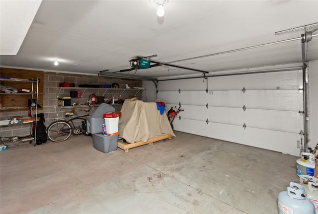 8580 Ashworth Road, West Des Moines, IA 50266