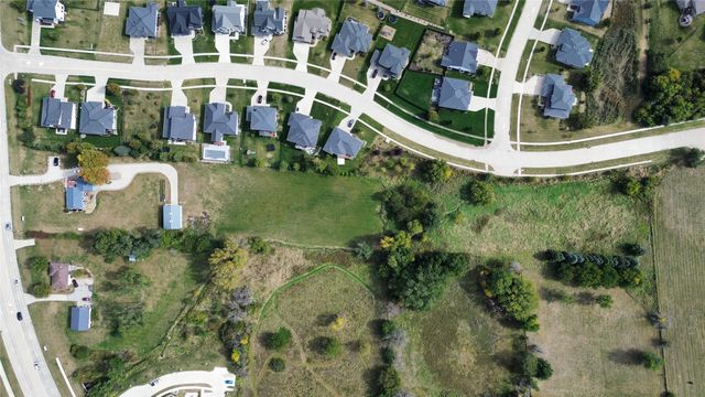 8580 Ashworth Road, West Des Moines, IA 50266