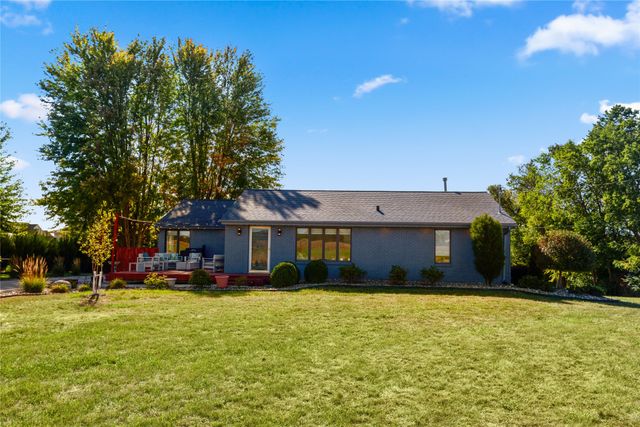 8580 Ashworth Road, West Des Moines, IA 50266