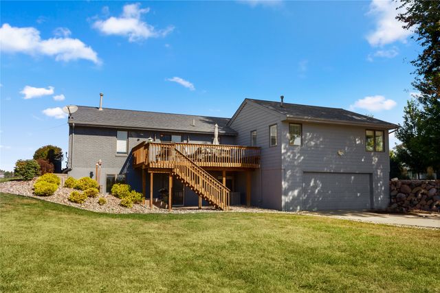 8580 Ashworth Road, West Des Moines, IA 50266