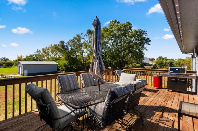 8580 Ashworth Road, West Des Moines, IA 50266