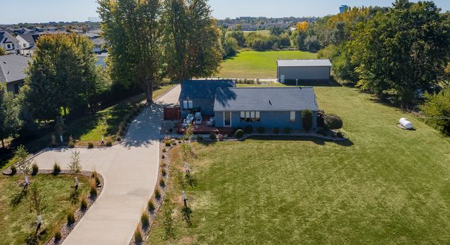 8580 Ashworth Road, West Des Moines, IA 50266