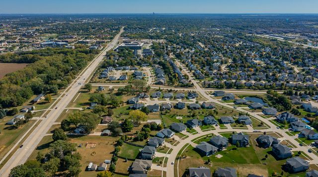 8580 Ashworth Road, West Des Moines, IA 50266