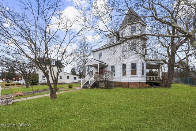 43 Main Street, Englishtown, NJ 07726