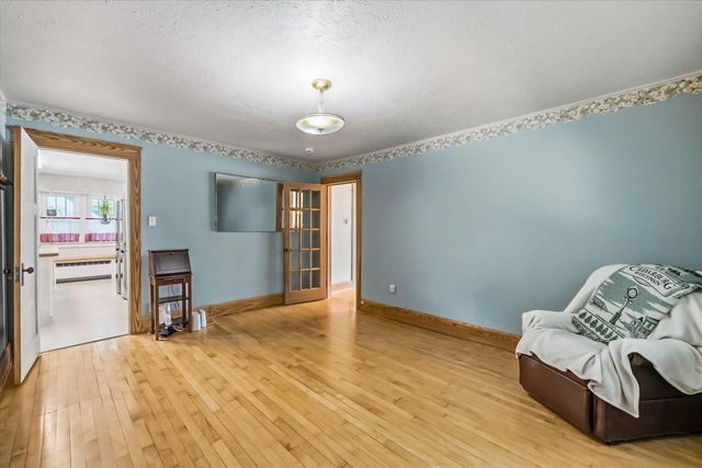 W65N780 Washington AVENUE, Cedarburg, WI 53012