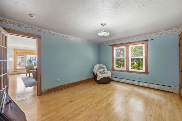 W65N780 Washington AVENUE, Cedarburg, WI 53012