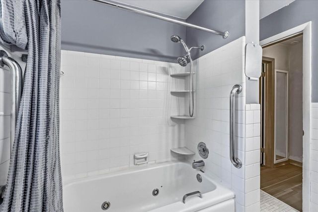 W65N780 Washington AVENUE, Cedarburg, WI 53012