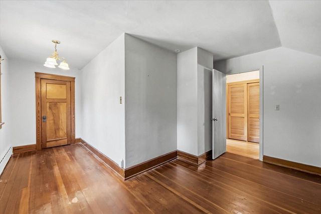 W65N780 Washington AVENUE, Cedarburg, WI 53012