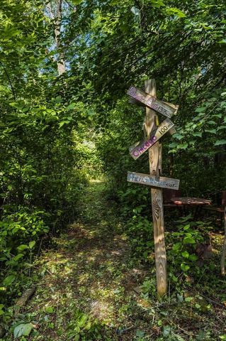 W65N780 Washington AVENUE, Cedarburg, WI 53012