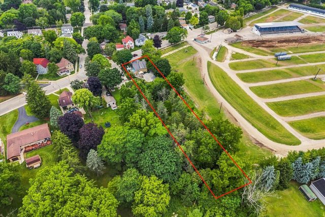 W65N780 Washington AVENUE, Cedarburg, WI 53012