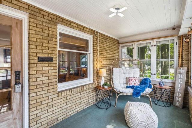 W65N780 Washington AVENUE, Cedarburg, WI 53012