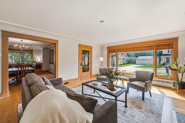 W65N780 Washington AVENUE, Cedarburg, WI 53012