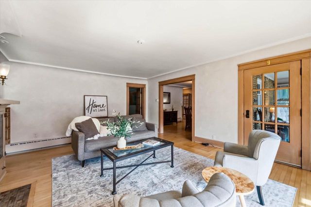 W65N780 Washington AVENUE, Cedarburg, WI 53012