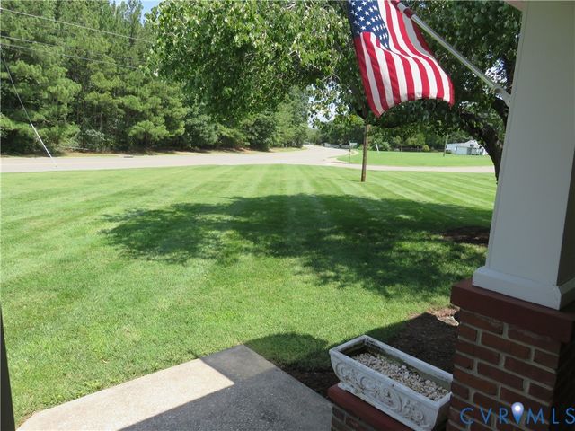 1605 Francis Rd, Glen Allen, VA 23059