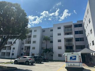 8185 NW 7th St 319, Miami, FL 33126