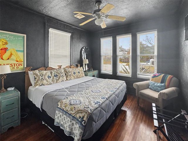 3814 Ursuline Street, Galveston, TX 77550