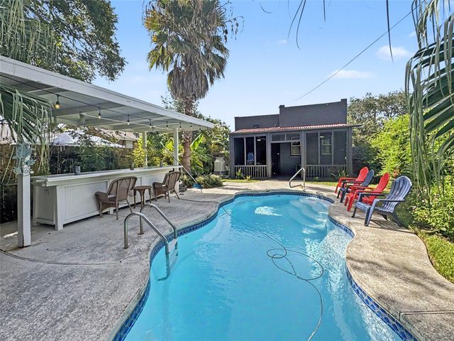 3814 Ursuline Street, Galveston, TX 77550